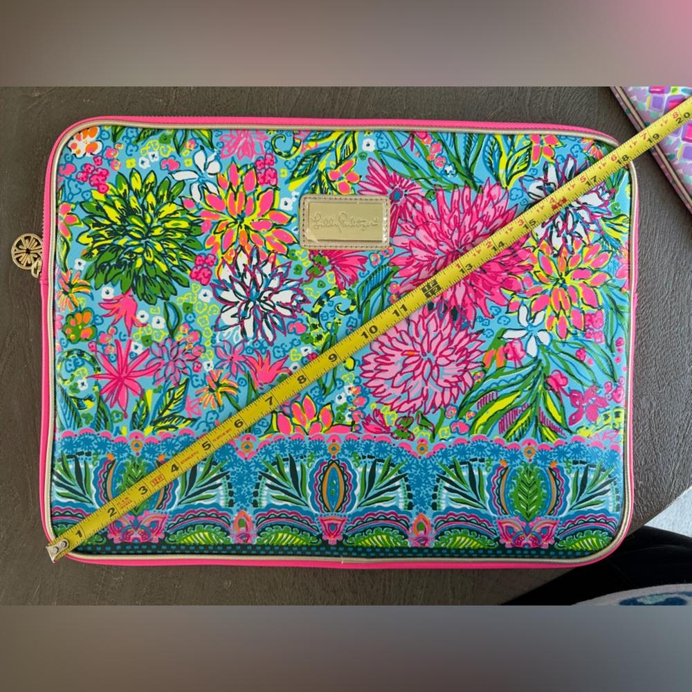 New 15” Lilly Pulitzer laptop sleeve with detachable cord pouch Golden Hour - Picture 10 of 10